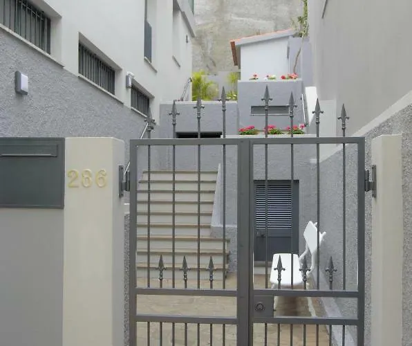 Turisticos Vitoria By Petit Funchal (Madeira)