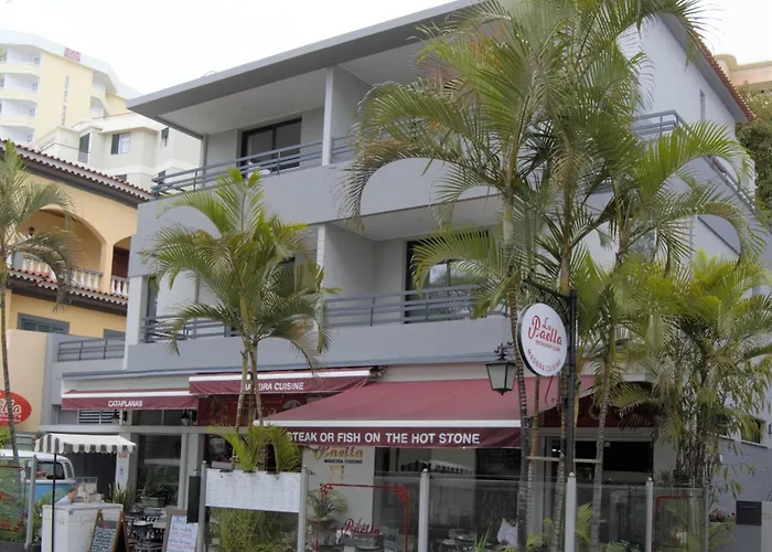 Turisticos Vitoria By Petit Aparthotel Funchal (Madeira)